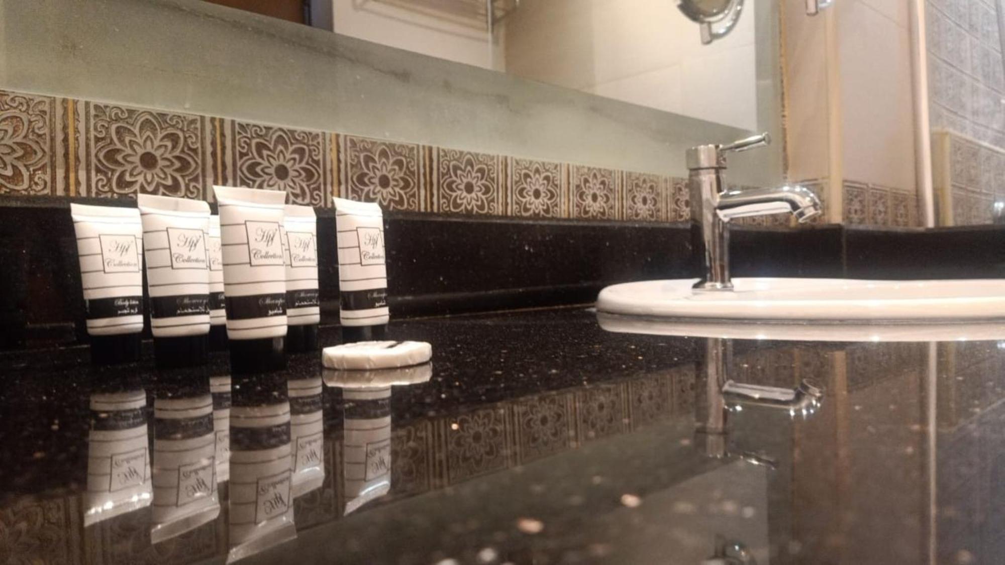 Quiet Jeddah Al Hamra Hotel Ngoại thất bức ảnh