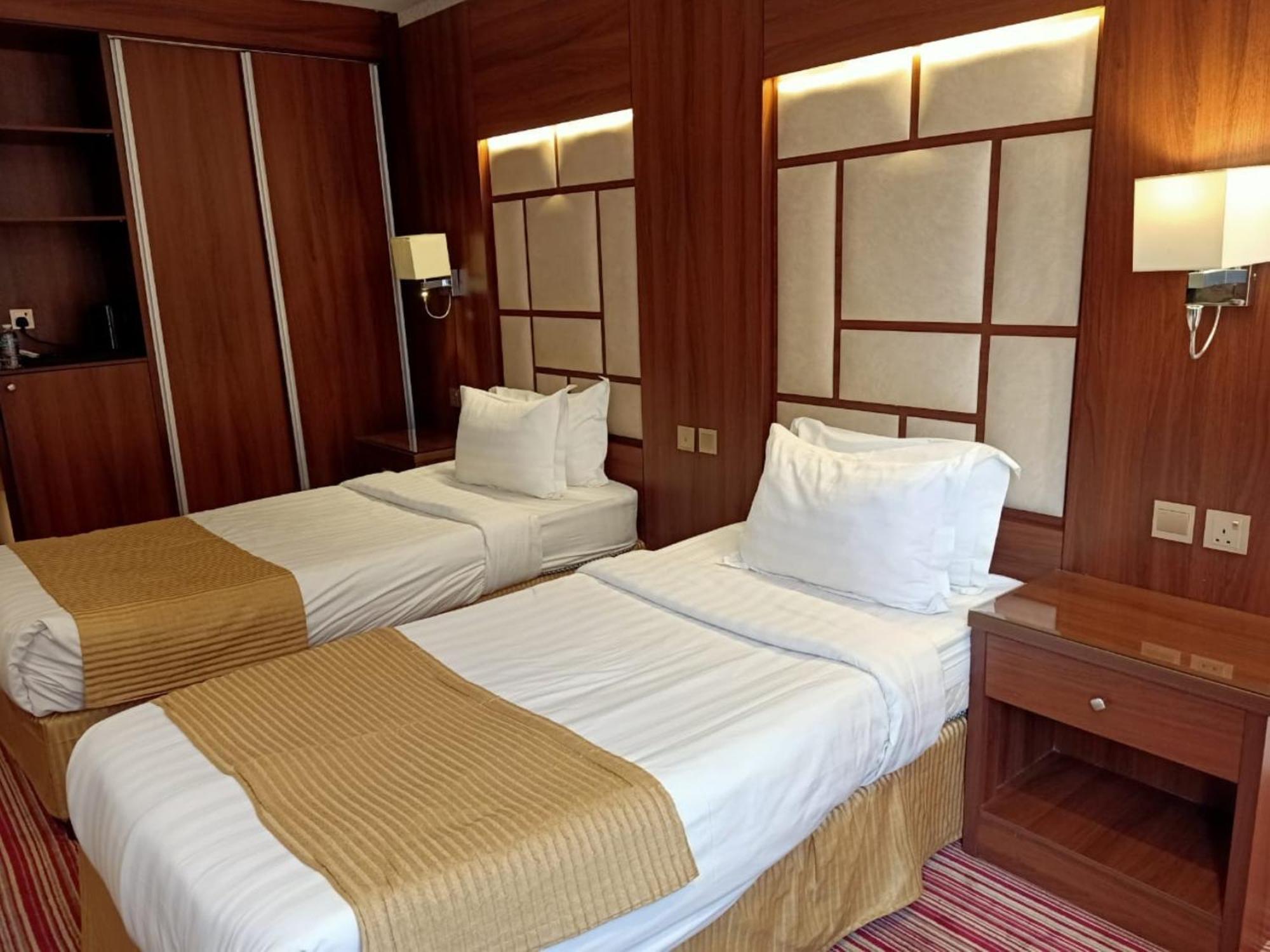 Quiet Jeddah Al Hamra Hotel Ngoại thất bức ảnh