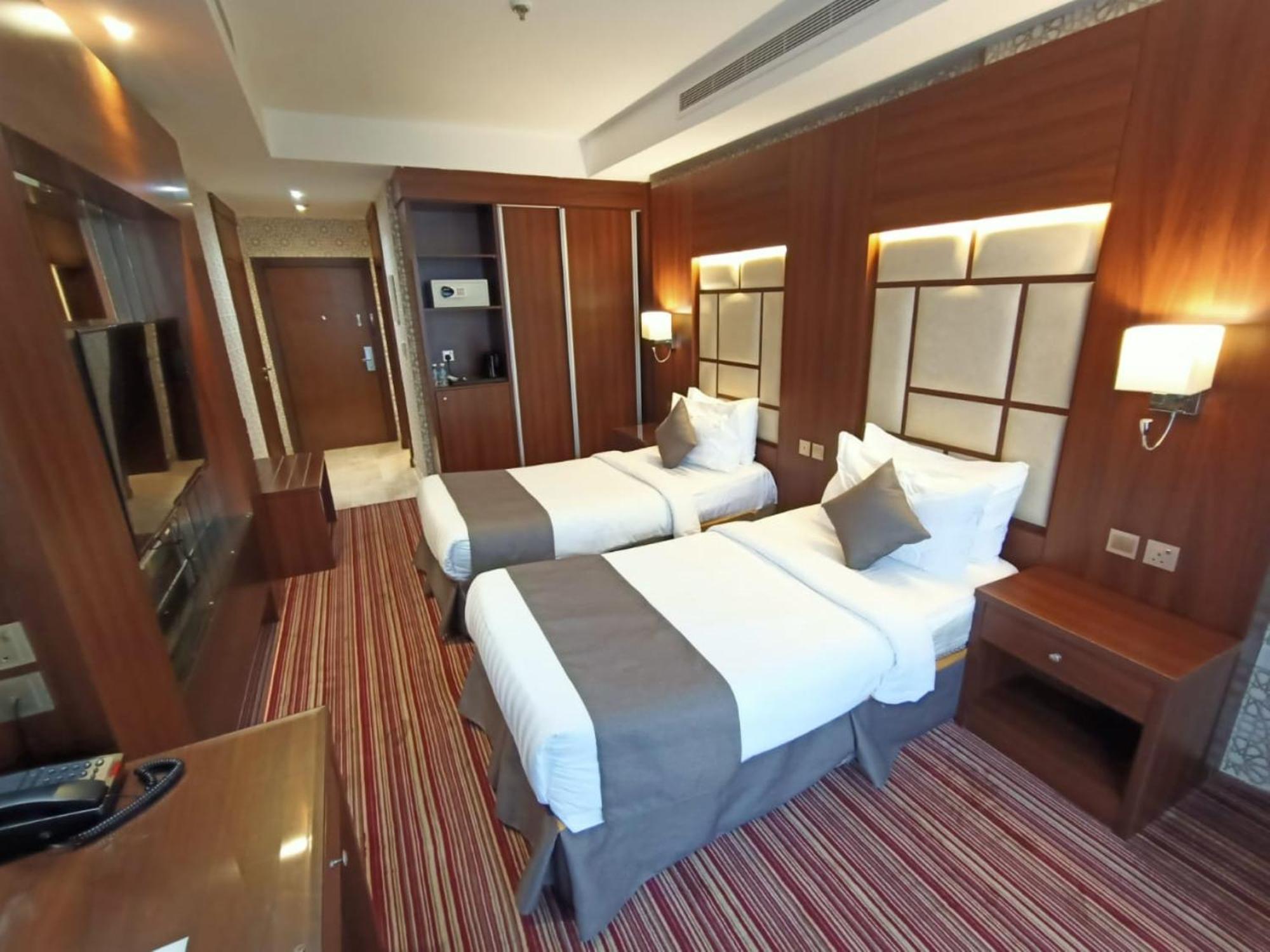 Quiet Jeddah Al Hamra Hotel Ngoại thất bức ảnh